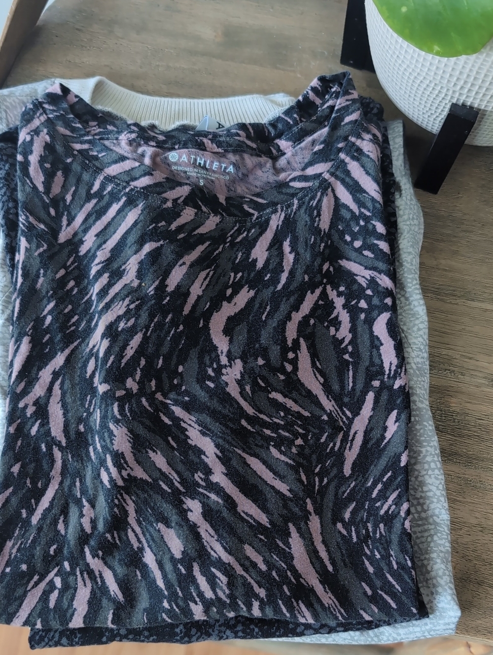 Athleta Tank Tee Lot Of 7 Oxygen Renew Graphic Lasercut Ribbed Bundle - Picture 11 of 16